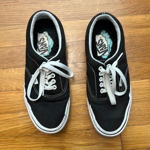 VANS COMFYCUSH SHOES - lightly worn, extremely comfy in great condition